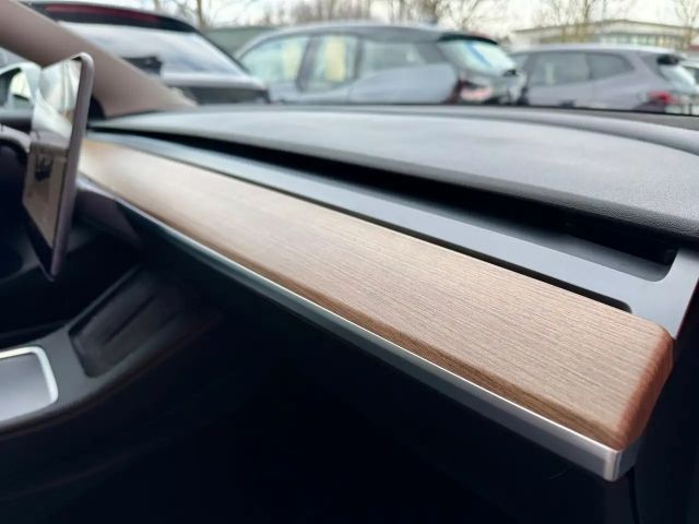 Tesla Model 3 Long Range