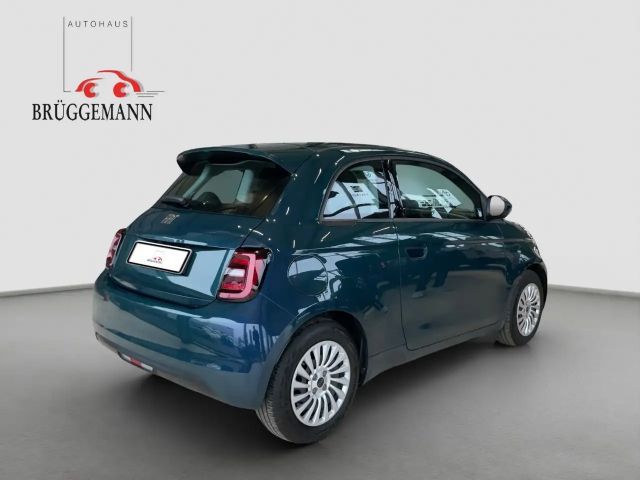 Fiat 500e Action