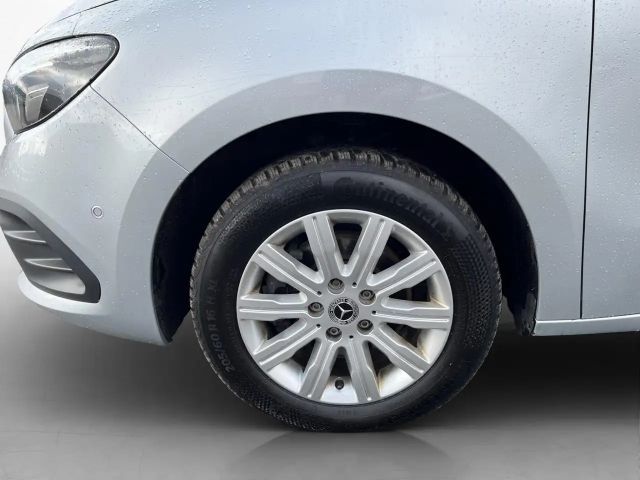 Mercedes-Benz T 180 T 180 d Navi PDC KAM AUT SHZ KlimaA SpurH FLA