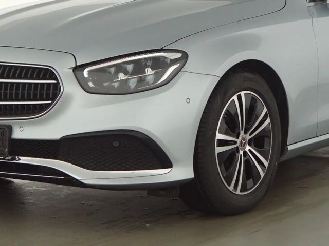 Mercedes-Benz E 200 E 200 d