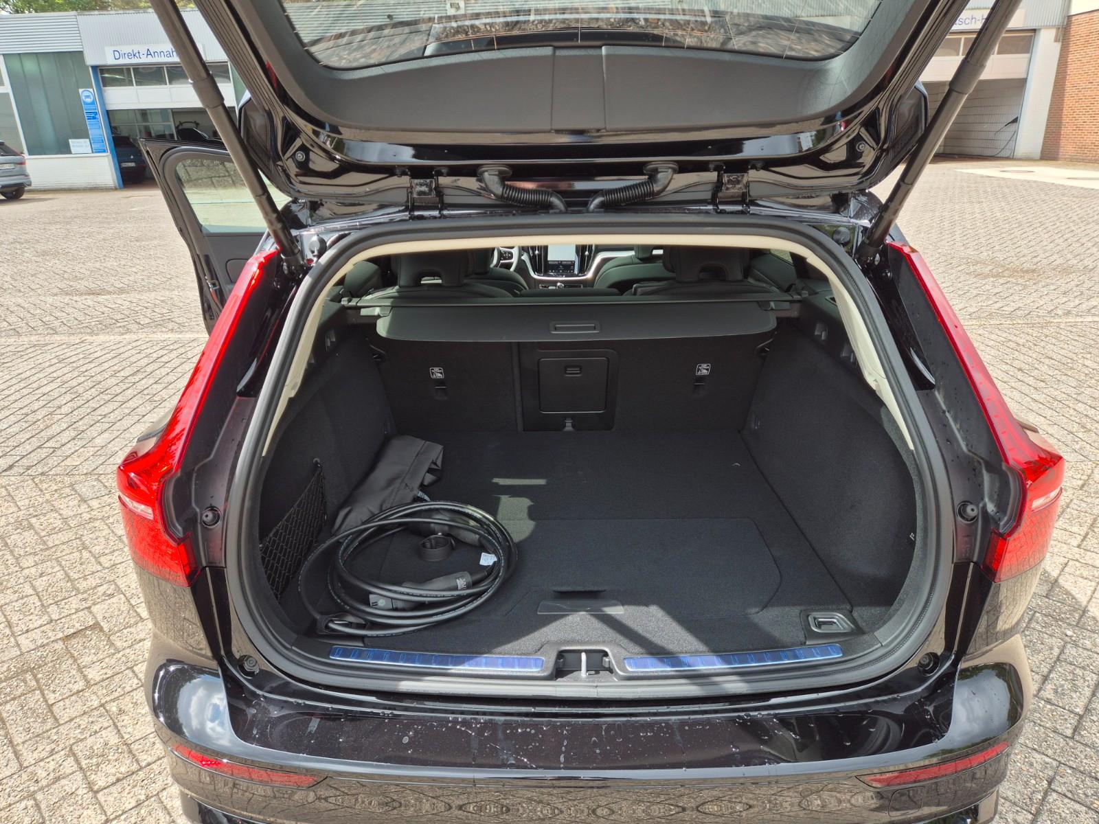 Volvo V60 AWD Dark Hybrid Plus Recharge