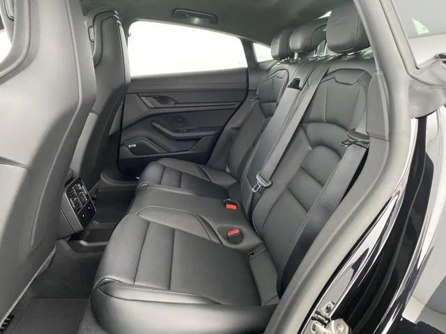 Porsche Taycan Turbo