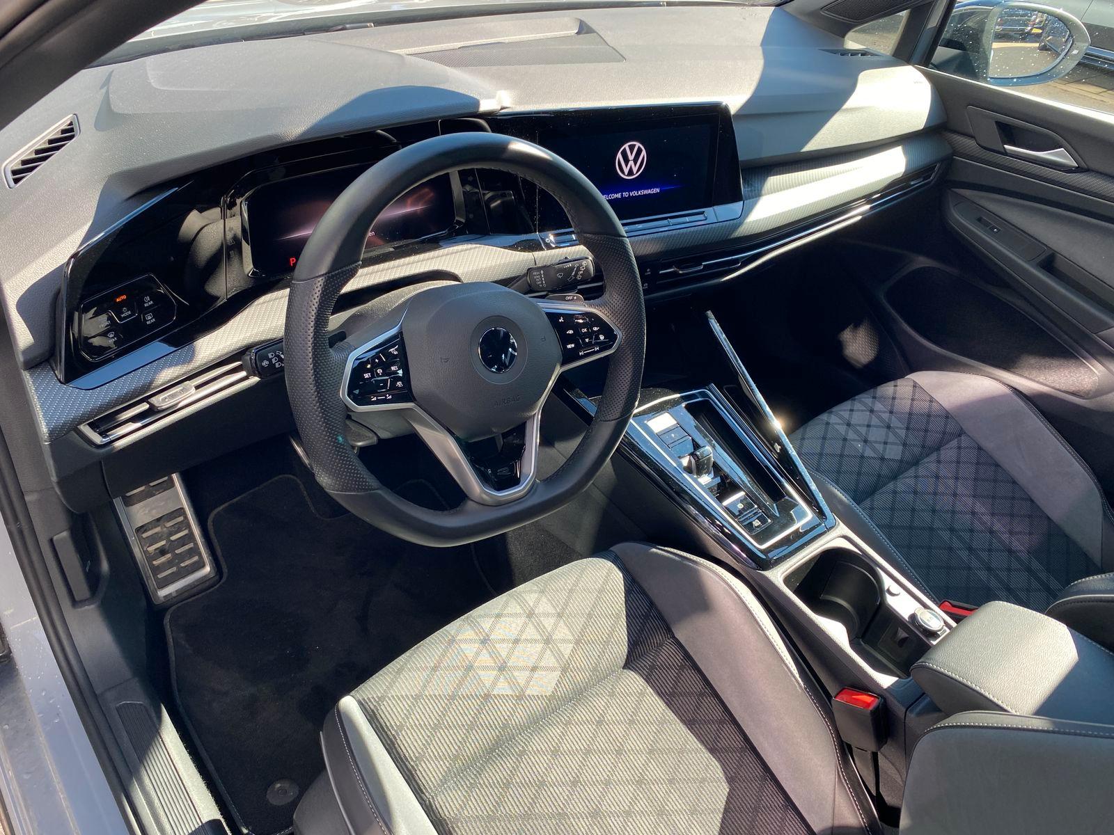 Volkswagen Golf 1.5 eTSI DSG Golf VIII R-Line