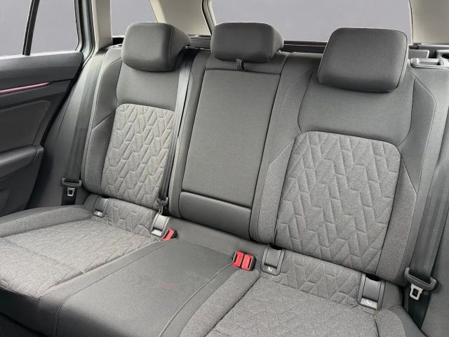 Volkswagen Golf 1.5 eTSI DSG Life Variant