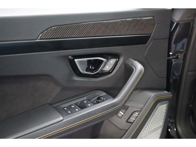 Lamborghini Urus Ceramic,Carbon,B&O Sound,Voll,Garantie06/26