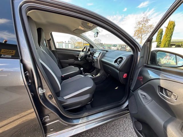 Toyota Aygo Hatchback Play X-play