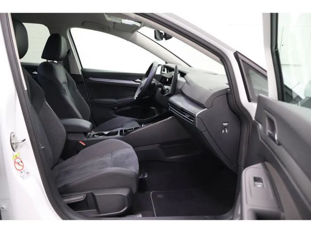 Volkswagen Golf 2.0 TDI DSG Golf VIII Style