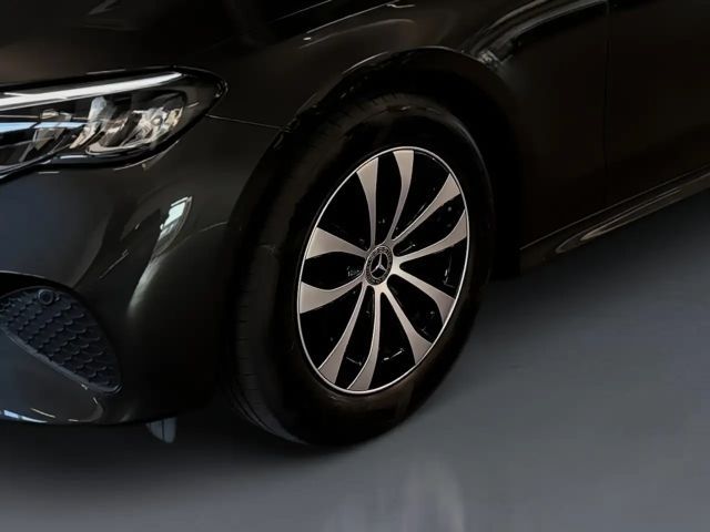 Mercedes-Benz E 220 AVANTGARDE E 220 d Estate
