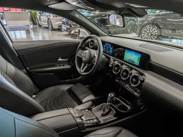 Mercedes-Benz A 180 A 180 d Style