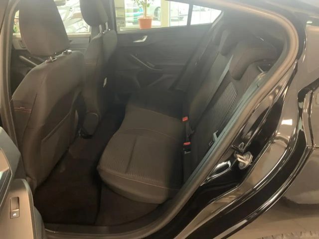 Ford Focus EcoBoost ST Line