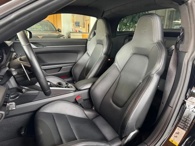 Porsche 911 4S Coupé Targa