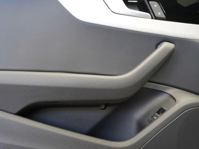 Audi A4 35 TDI Avant Competition S-Line