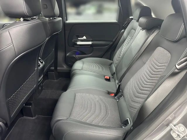 Mercedes-Benz B 200 Sedan