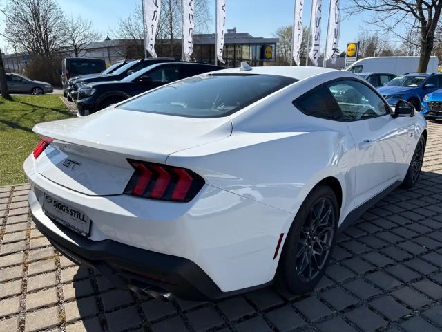 Ford Mustang Fastback GT 5.0 V8