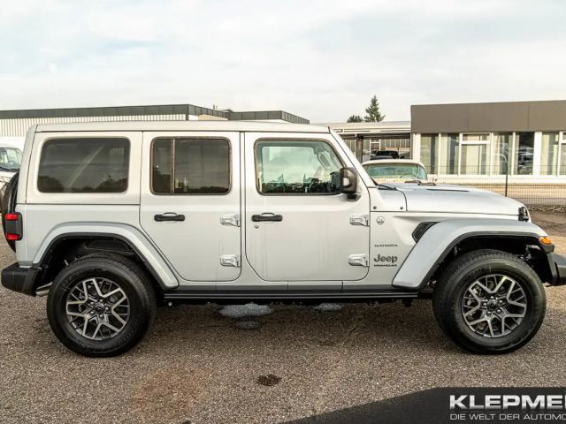Jeep Wrangler Sahara