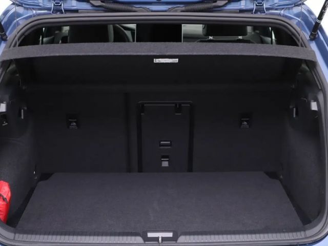 Volkswagen Golf 1.5 eTSI DSG Golf VIII IQ.Drive