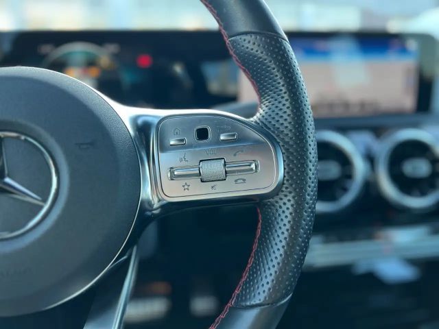 Mercedes-Benz CLA 200 AMG Line Coupé