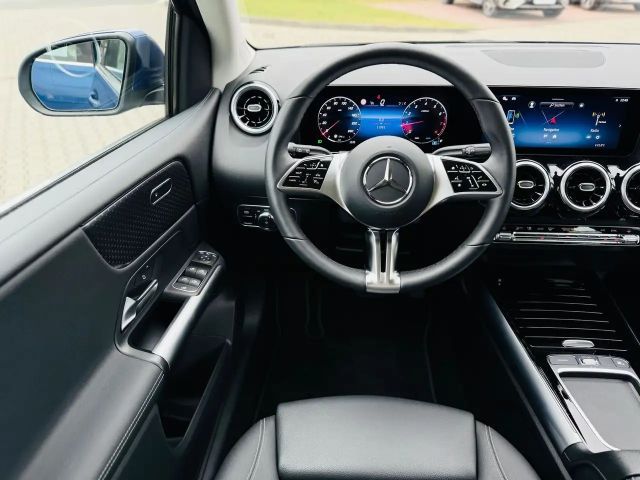 Mercedes-Benz B 200 Progressive Sedan