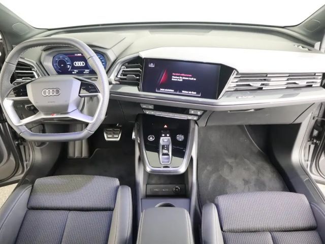 Audi Q4 e-tron Audi Q4 45 e-tron