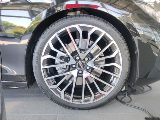 Audi A6 e-tron Avant Quattro