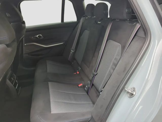 BMW 320 320d M-Sport Touring xDrive