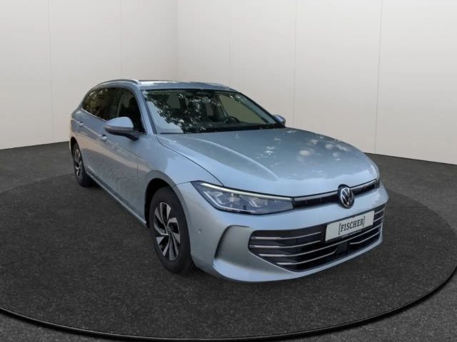 Volkswagen Passat 1.5 eTSI Business DSG Variant