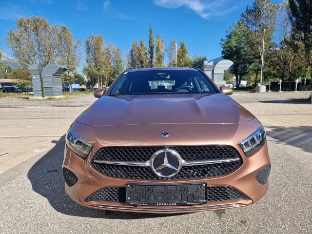 Mercedes-Benz A 180 A 180 Aut. Neuwertig-LED-NAVI-Teilleder-Rosegold!