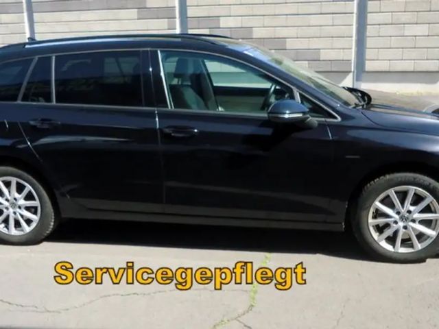Volkswagen Golf Life Variant