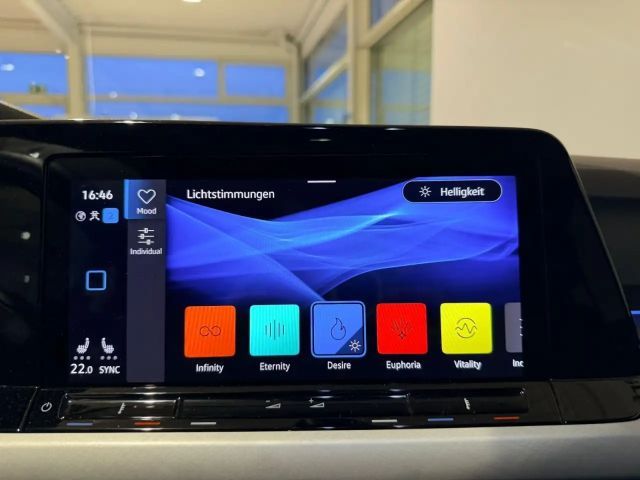 Volkswagen Golf 1.5 eTSI DSG Golf VIII Life