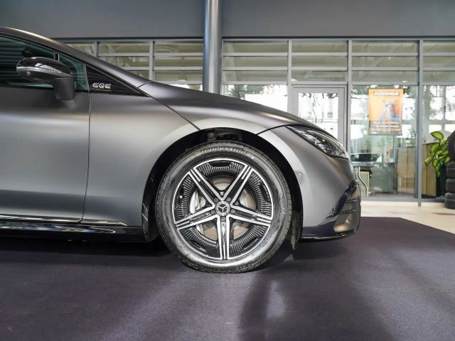 Mercedes-Benz EQE 300 AMG Line Sedan