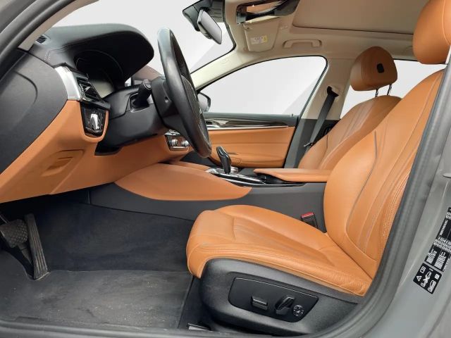 BMW 520 520d Luxury Line Touring xDrive