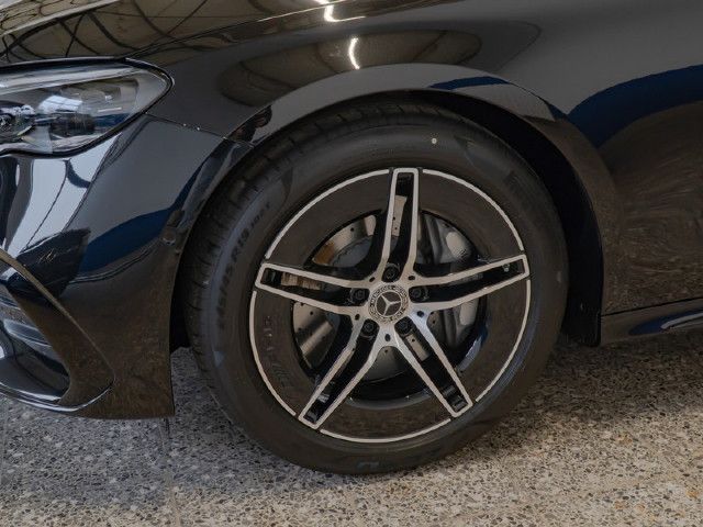 Mercedes-Benz E 200 Sedan