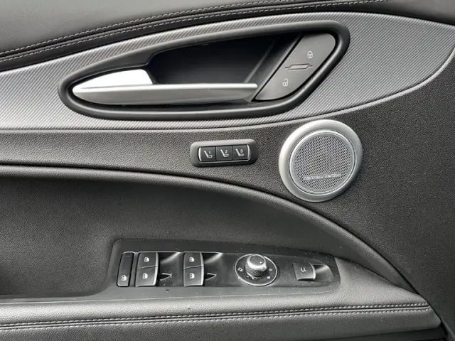 Alfa Romeo Stelvio Q4 Veloce