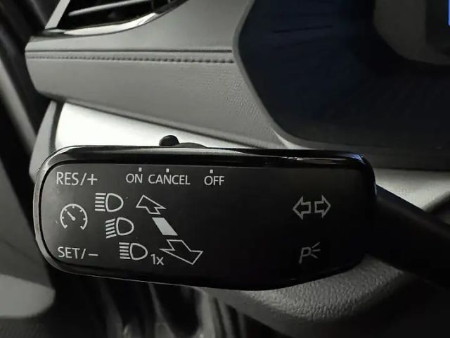 Skoda Octavia Kombi 2,0TDI *LED*AHK*Smart Link*Tempomat*Getön...