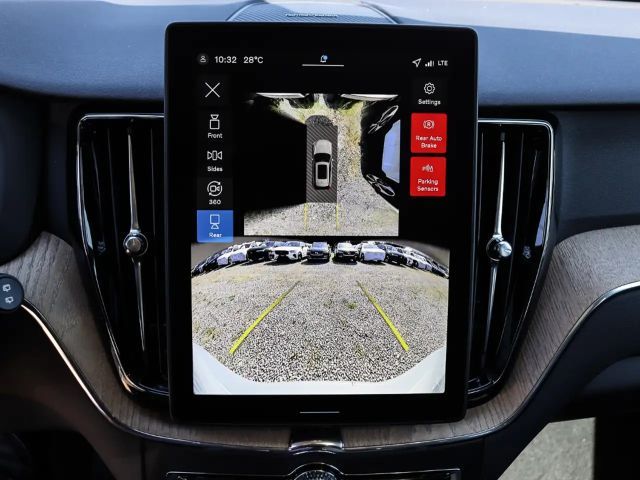 Volvo XC60 AWD Dark Plus