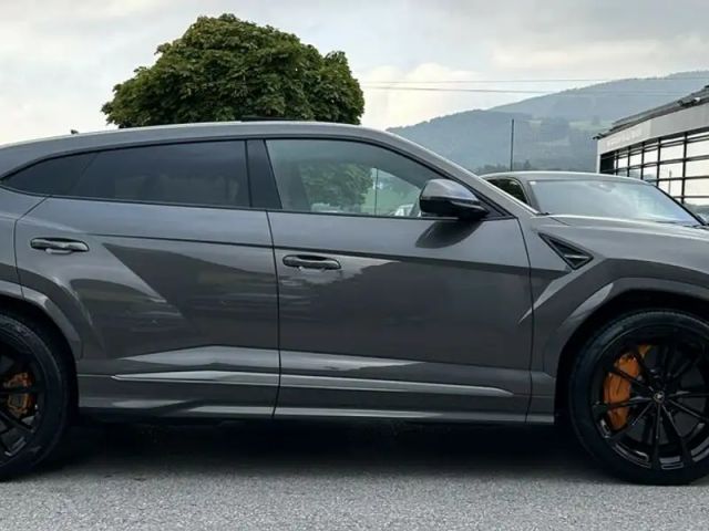 Lamborghini Urus AWD