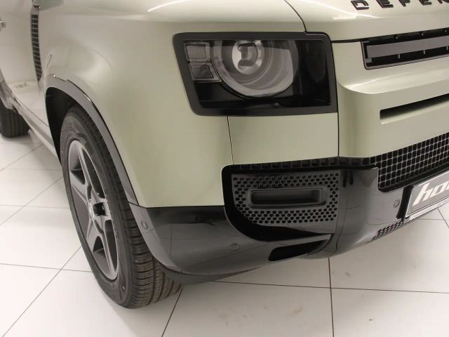 Land Rover Defender 110 D300 Dynamic SE