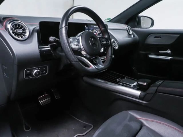 Mercedes-Benz EQA 300 4MATIC AMG Line