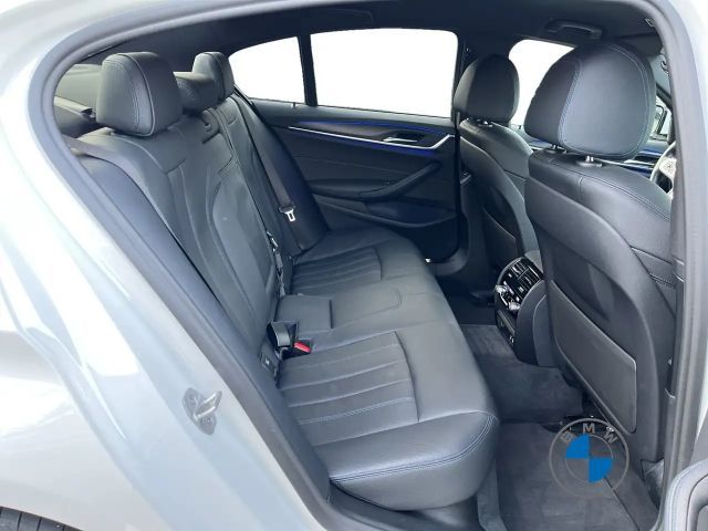 BMW 520 520d M-Sport Sedan