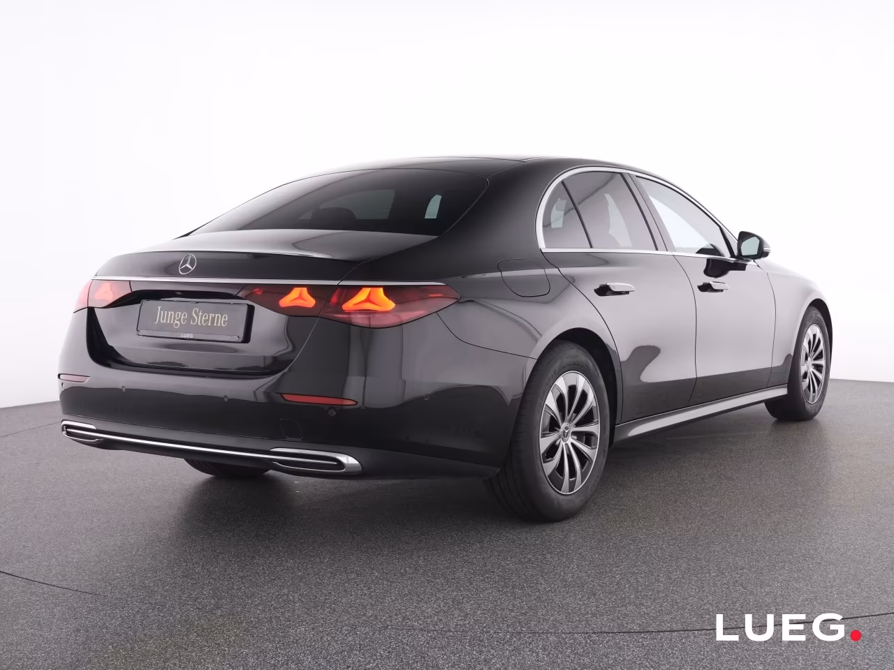 Mercedes-Benz E 220 AVANTGARDE E 220 d Sedan