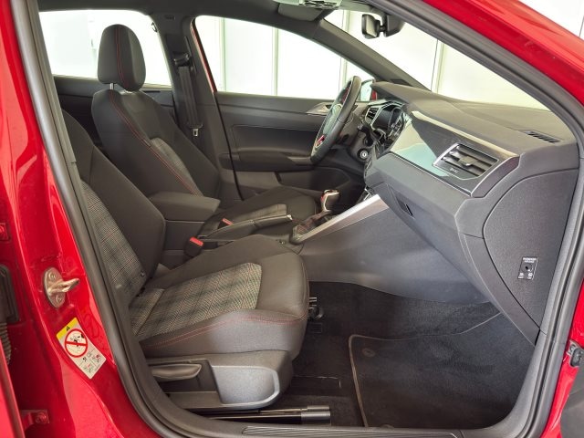 Volkswagen Polo 2.0 TSI Pro