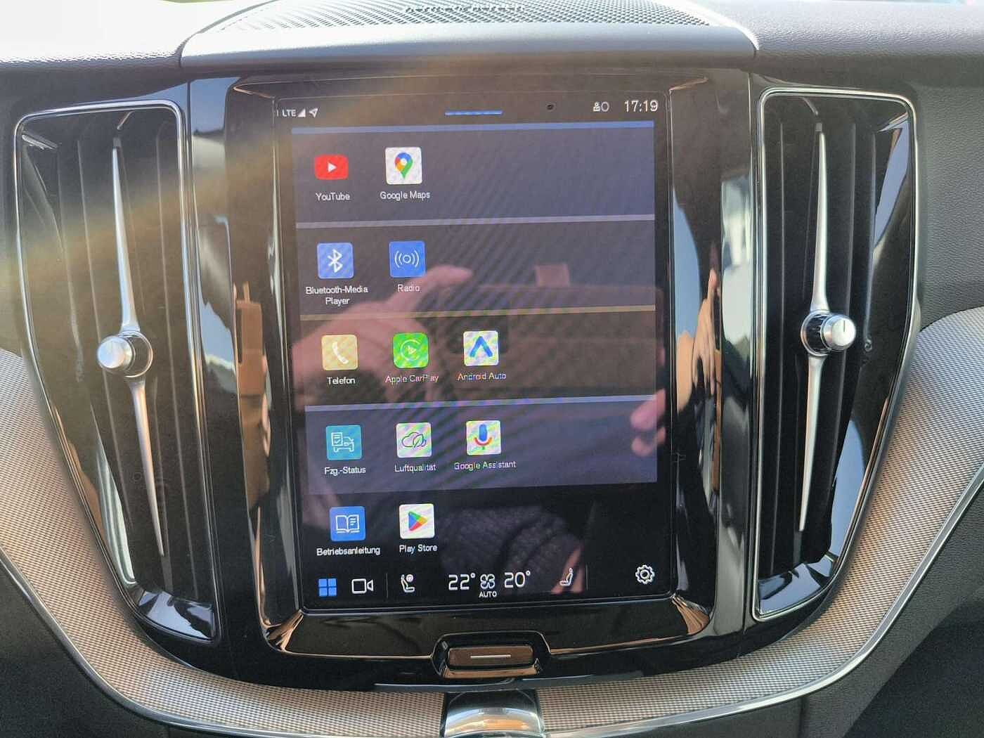 Volvo XC60 AWD Dark Plus