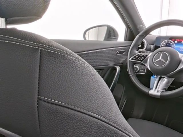 Mercedes-Benz A 180 LENKRADHEIZUNG LED HP USB PAKET