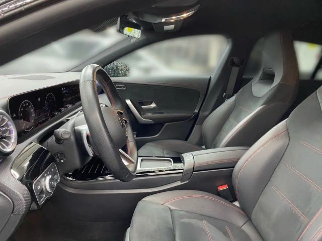 Mercedes-Benz CLA 200 AMG Line Shooting Brake