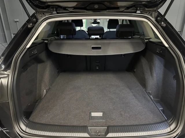 Volkswagen Golf 1.5 eTSI DSG Style Variant