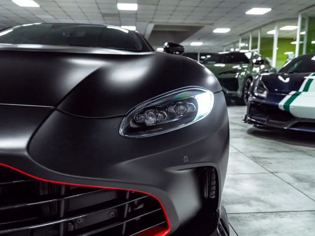 Aston Martin Vantage *Q Paint*Black Beast*Carbon*1/333*New