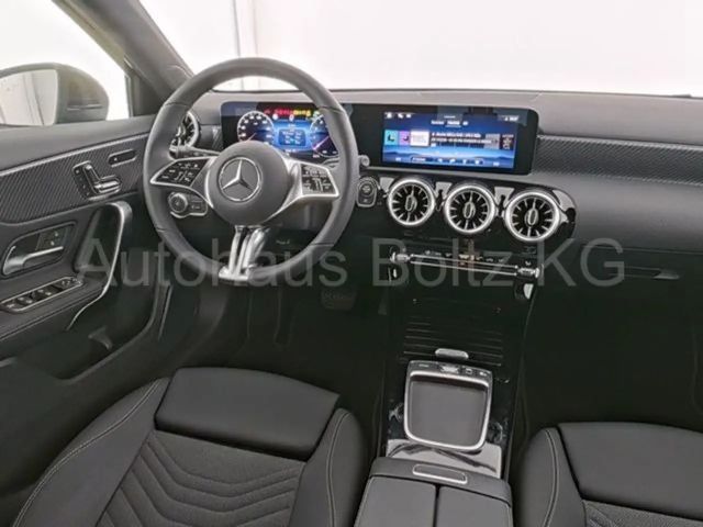 Mercedes-Benz A 180 ENp 47000 Pano Memory 360 Kam. KGo Totw.