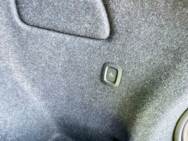 Volvo XC40 Core Recharge