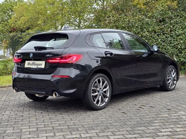 BMW 120 120i Sedan