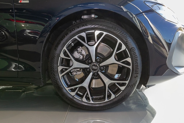 Audi A6 Avant Quattro S-Tronic